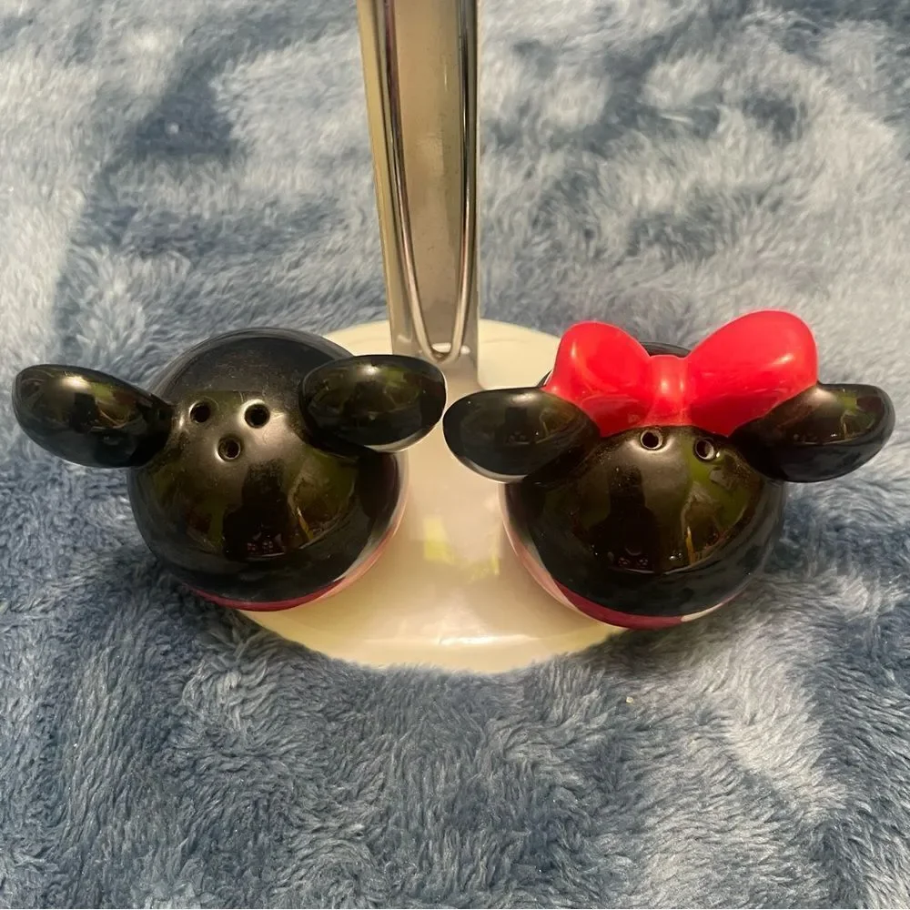 Disney Salt & Pepper Mickey ❤️Minnie